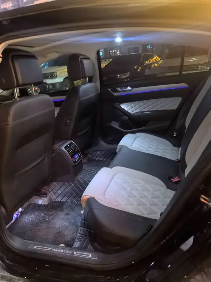 2023 Volkswagen Magotan 2.0T 186HP L4 7DCT,autocango,china used car exporter,china ev exporter,chinese used car exporter,chinese used ev exporter