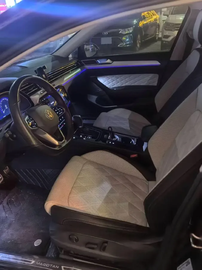 2023 Volkswagen Magotan 2.0T 186HP L4 7DCT,autocango,china used car exporter,china ev exporter,chinese used car exporter,chinese used ev exporter
