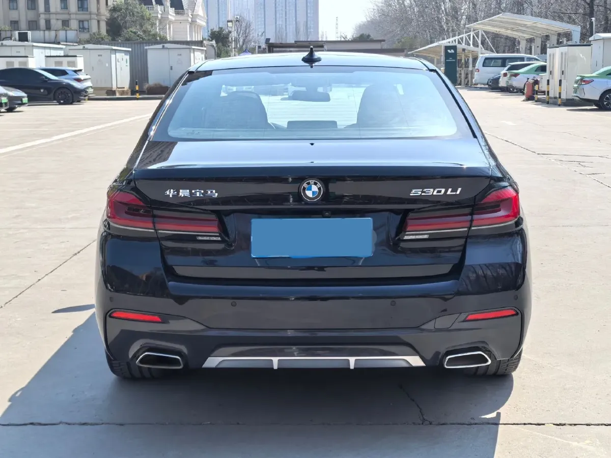 2023 BMW 5 Series 2.0T 245HP L4 8AT,autocango,china used car exporter,china ev exporter,chinese used car exporter,chinese used ev exporter