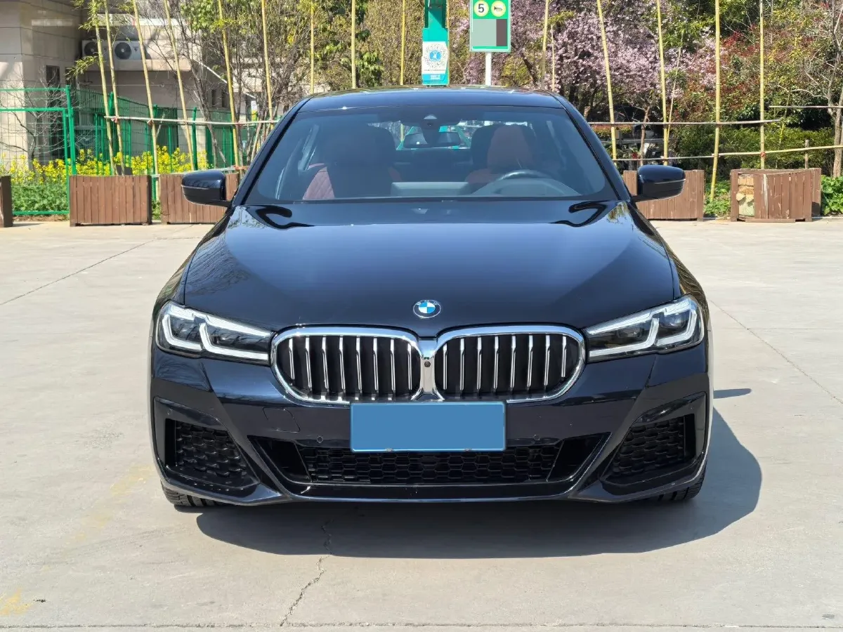 2023 BMW 5 Series 2.0T 245HP L4 8AT,autocango,china used car exporter,china ev exporter,chinese used car exporter,chinese used ev exporter