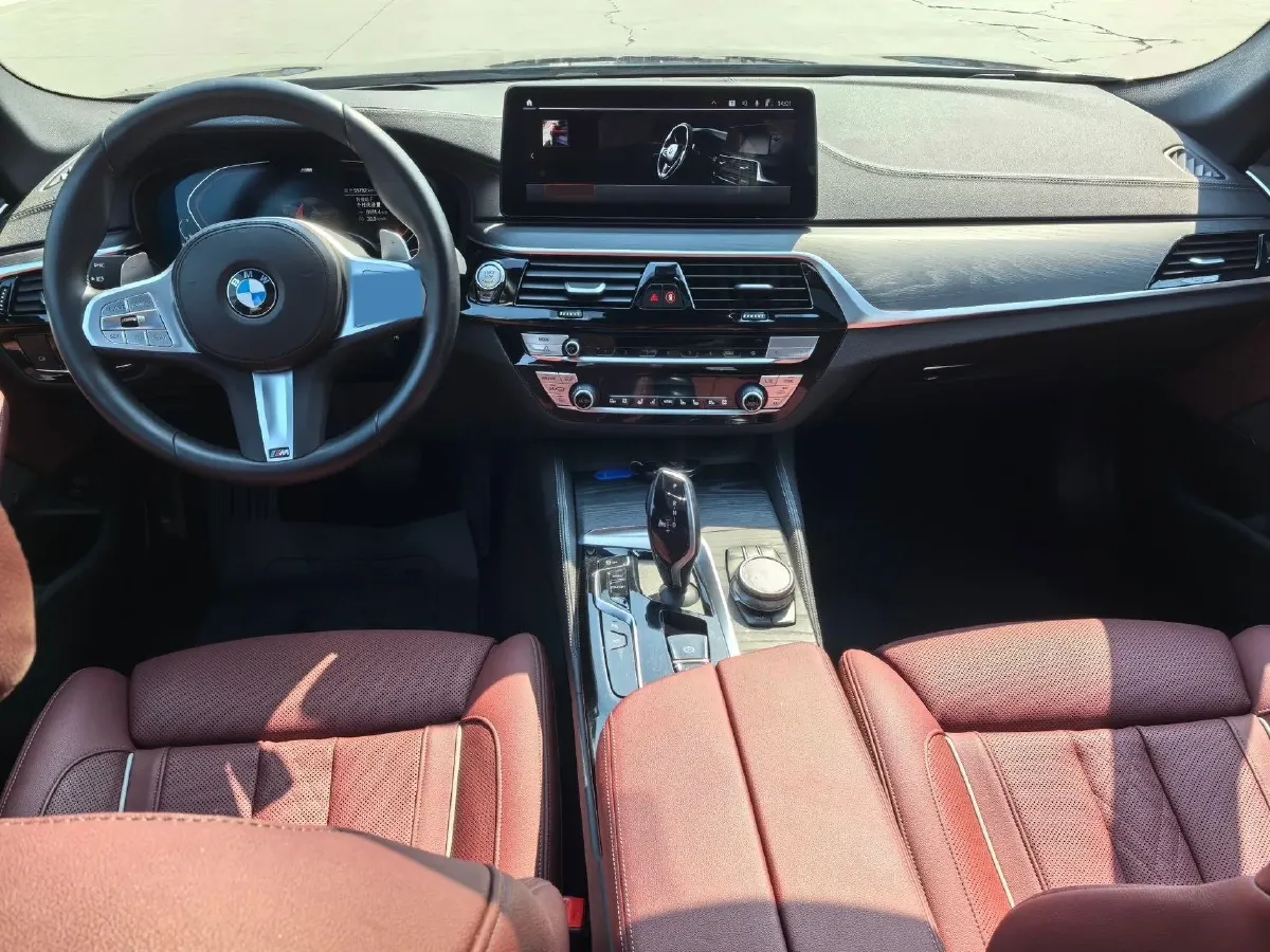 2023 BMW 5 Series 2.0T 245HP L4 8AT,autocango,china used car exporter,china ev exporter,chinese used car exporter,chinese used ev exporter