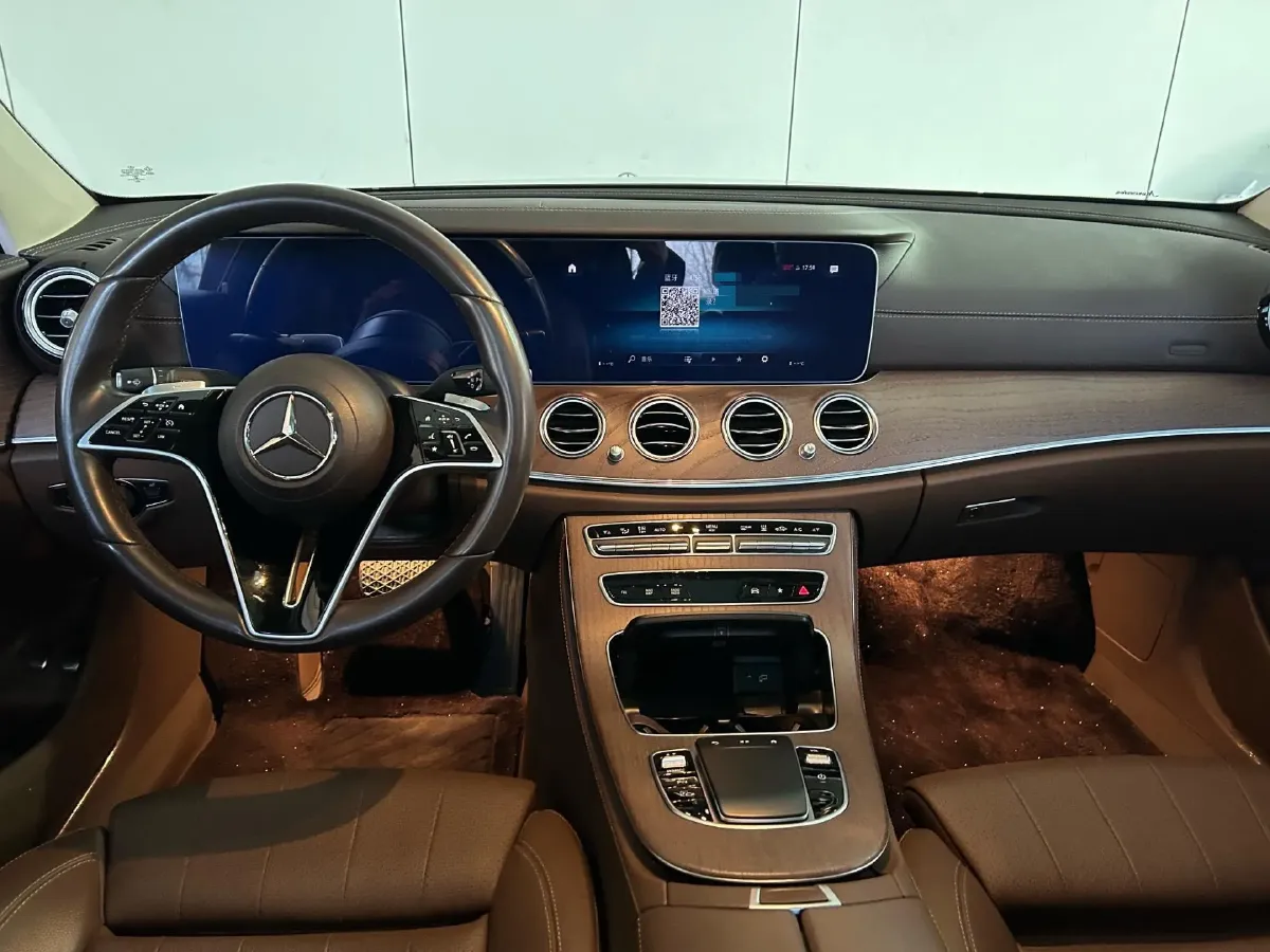 2022 Mercedes-Benz E Class 2.0T 211HP L4 9AT PHEV 25.4KWH,autocango,china used car exporter,china ev exporter,chinese used car exporter,chinese used ev exporter