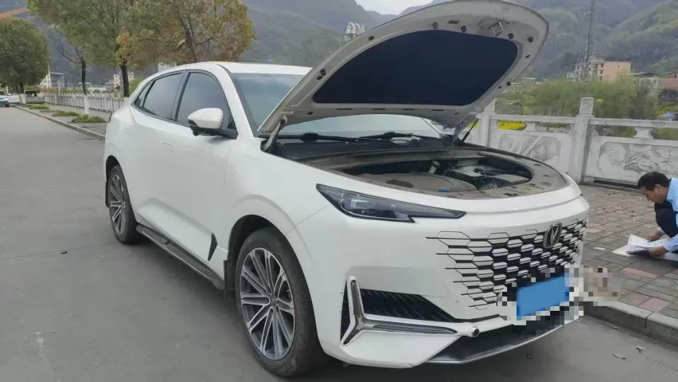 2021 ChangAn UNI-K 2.0T 233HP L4 8AT,autocango,china used car exporter,china ev exporter,chinese used car exporter,chinese used ev exporter