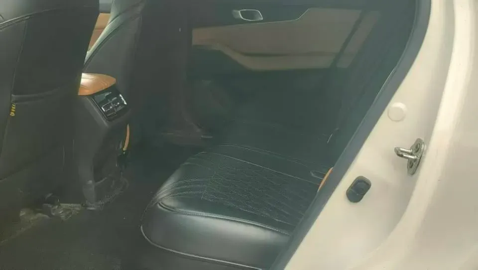 2021 ChangAn UNI-K 2.0T 233HP L4 8AT,autocango,china used car exporter,china ev exporter,chinese used car exporter,chinese used ev exporter