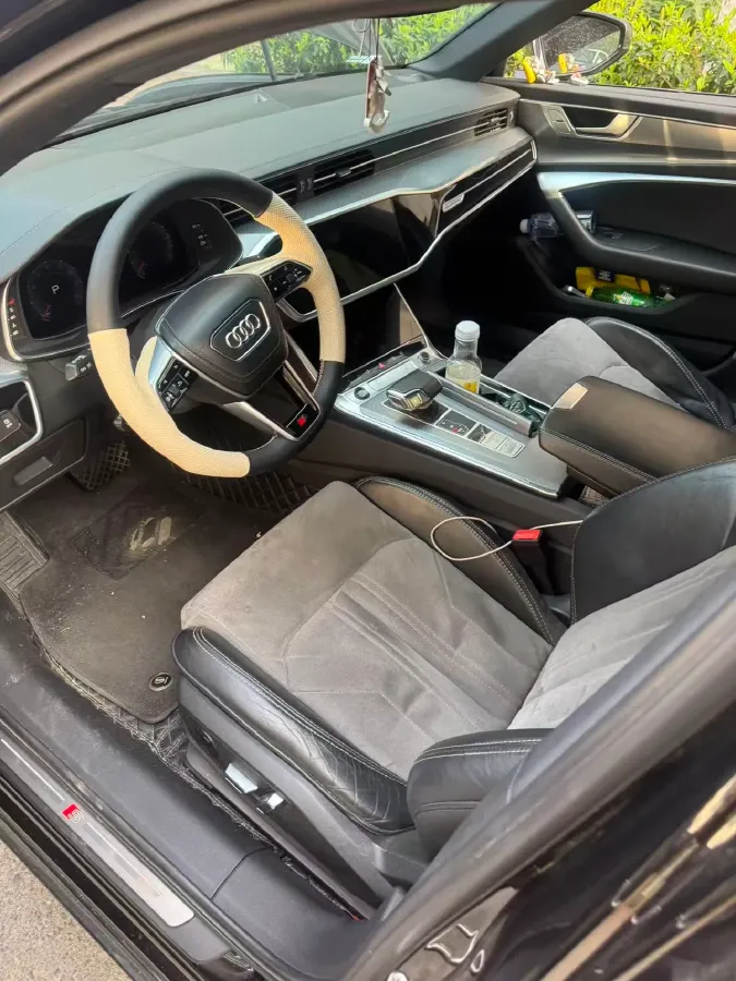 2023 Audi A6L 2.0T 245HP L4 7DCT,autocango,china used car exporter,china ev exporter,chinese used car exporter,chinese used ev exporter