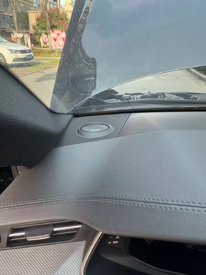 2023 Audi A6L 2.0T 245HP L4 7DCT,autocango,china used car exporter,china ev exporter,chinese used car exporter,chinese used ev exporter