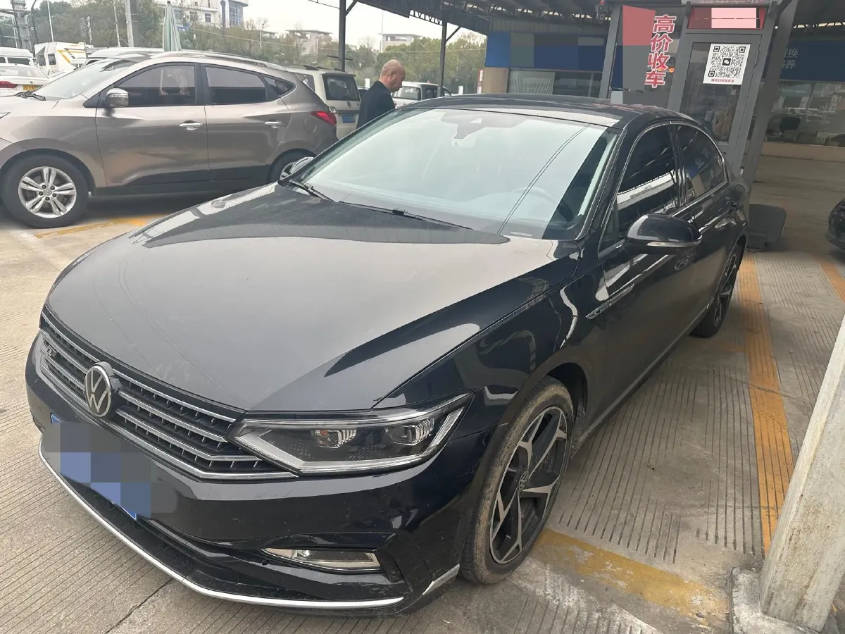 2023 Volkswagen Magotan 2.0T 186HP L4 7DCT,autocango,china used car exporter,china ev exporter,chinese used car exporter,chinese used ev exporter