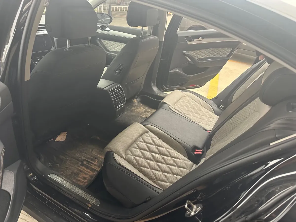 2023 Volkswagen Magotan 2.0T 186HP L4 7DCT,autocango,china used car exporter,china ev exporter,chinese used car exporter,chinese used ev exporter