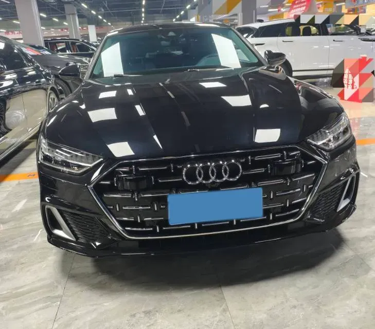 2022 Audi A7L 2.0T 245HP L4 7DCT,autocango,china used car exporter,china ev exporter,chinese used car exporter,chinese used ev exporter