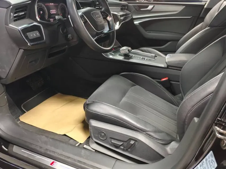 2022 Audi A7L 2.0T 245HP L4 7DCT,autocango,china used car exporter,china ev exporter,chinese used car exporter,chinese used ev exporter