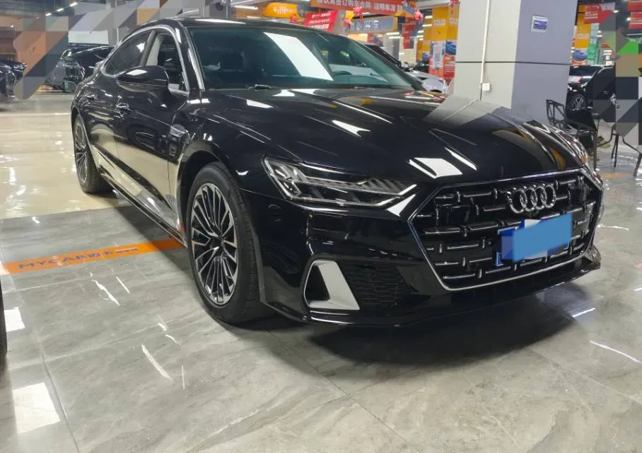 2022 Audi A7L 2.0T 245HP L4 7DCT,autocango,china used car exporter,china ev exporter,chinese used car exporter,chinese used ev exporter