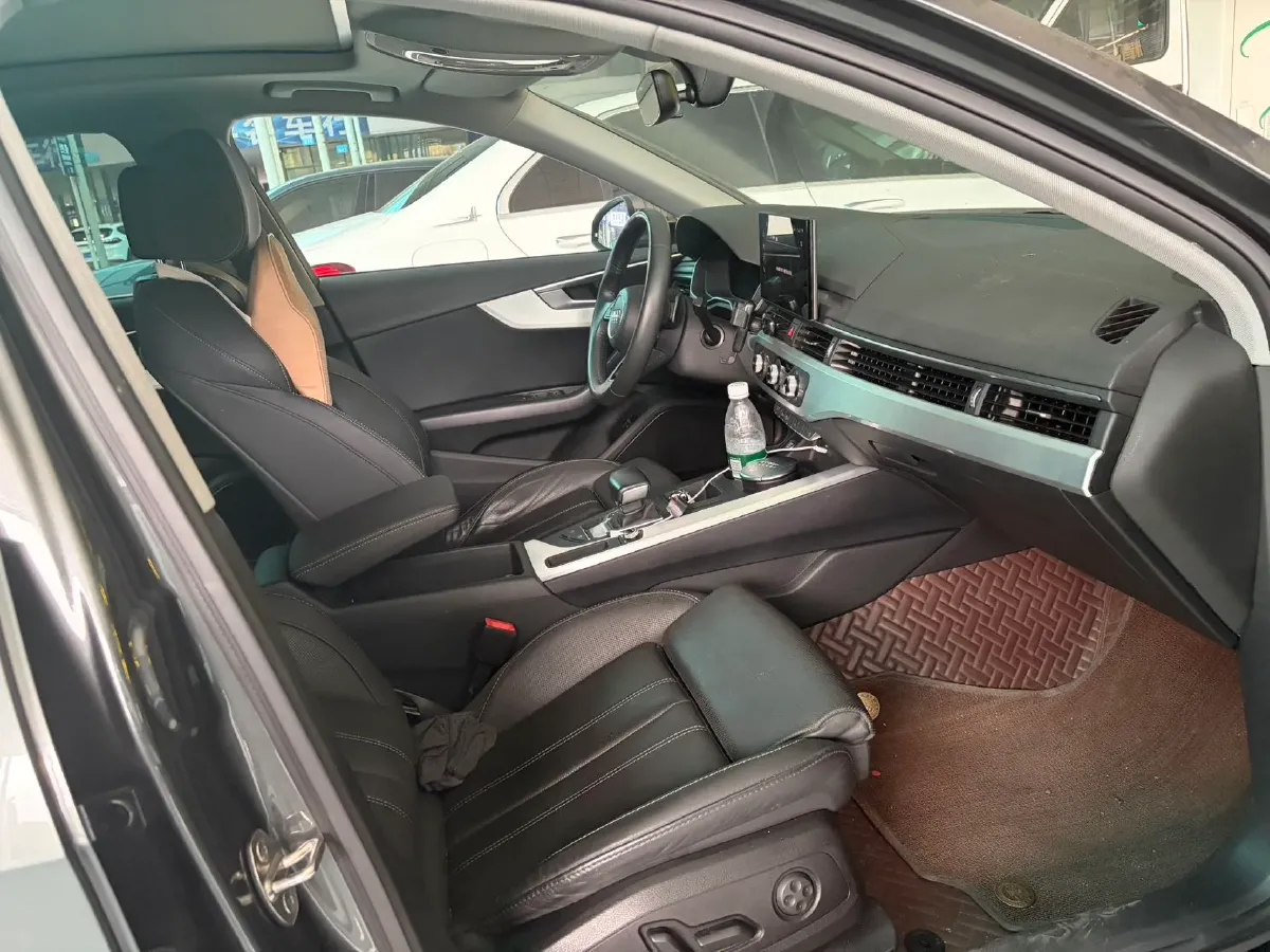 2020 Audi A4L 2.0T 190HP L4 7DCT,autocango,china used car exporter,china ev exporter,chinese used car exporter,chinese used ev exporter