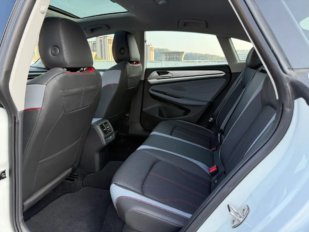 2024 Volkswagen Lamando 1.4T 150HP L4 7DCT,autocango,china used car exporter,china ev exporter,chinese used car exporter,chinese used ev exporter