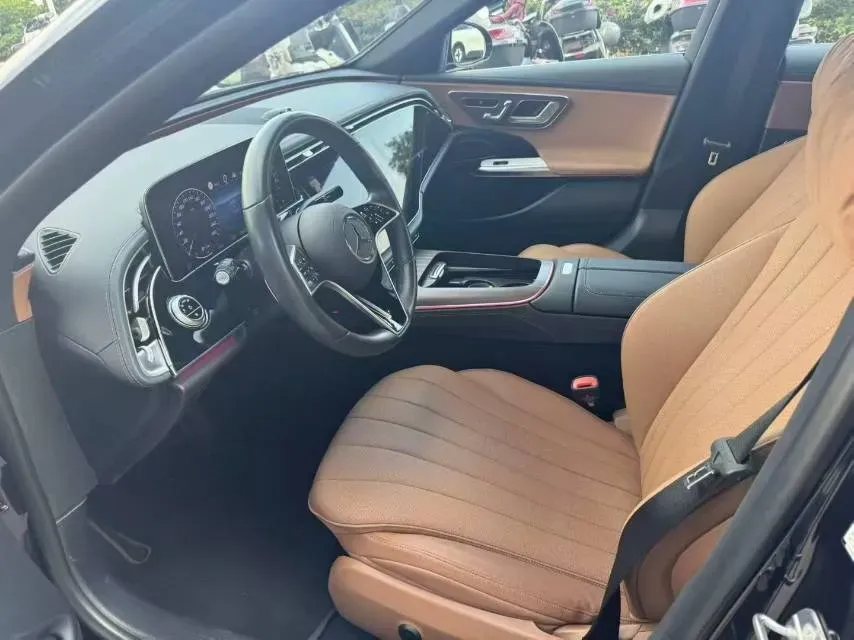 2024 Mercedes-Benz E Class 2.0T 204HP L4 9AT PHEV 25.4KWH,autocango,china used car exporter,china ev exporter,chinese used car exporter,chinese used ev exporter