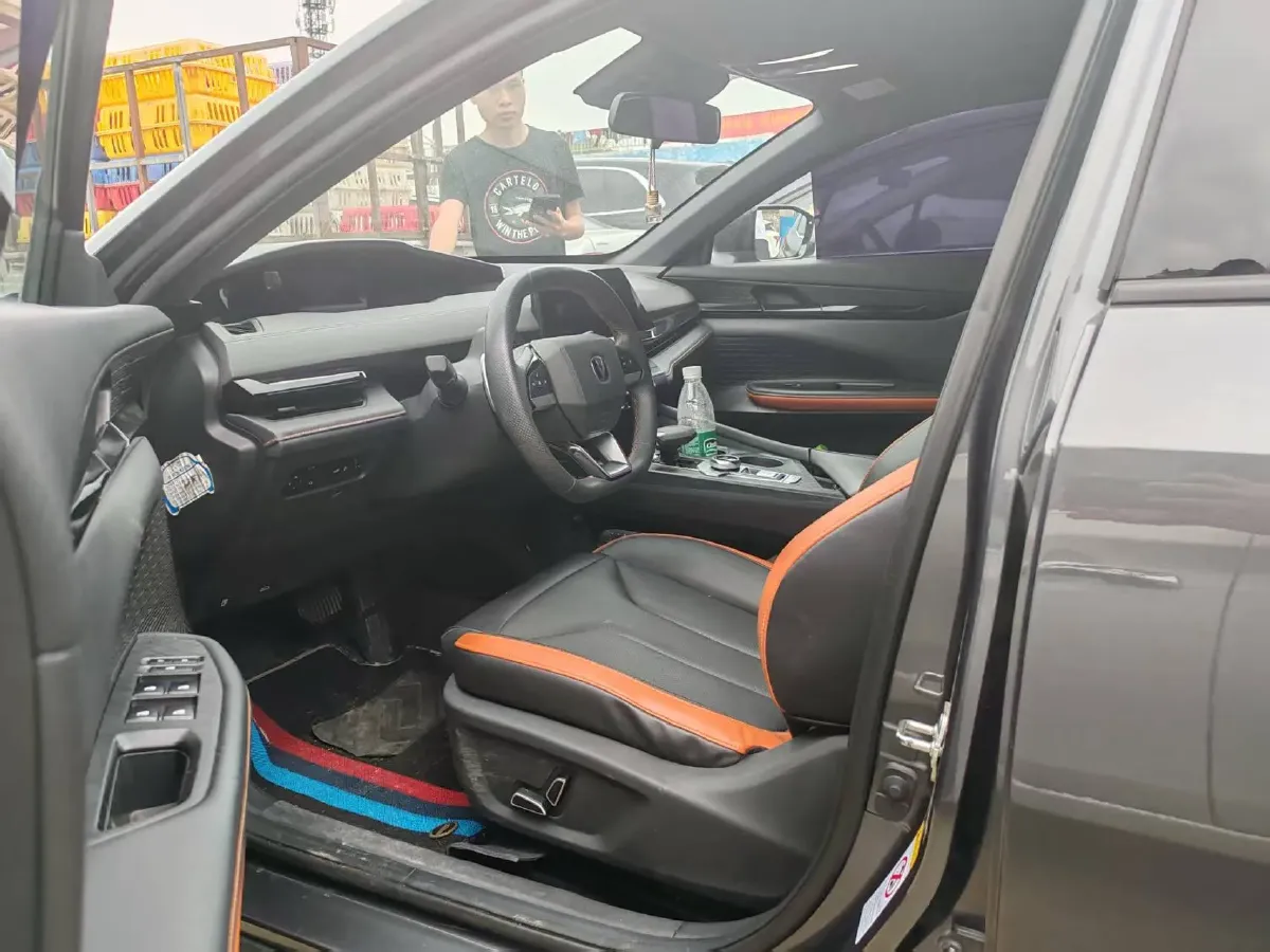 2023 ChangAn UNI-V 1.5T 188HP L4 7DCT,autocango,china used car exporter,china ev exporter,chinese used car exporter,chinese used ev exporter