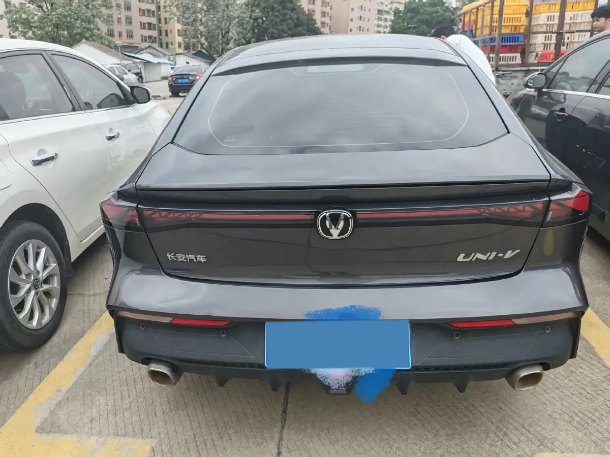 2023 ChangAn UNI-V 1.5T 188HP L4 7DCT,autocango,china used car exporter,china ev exporter,chinese used car exporter,chinese used ev exporter