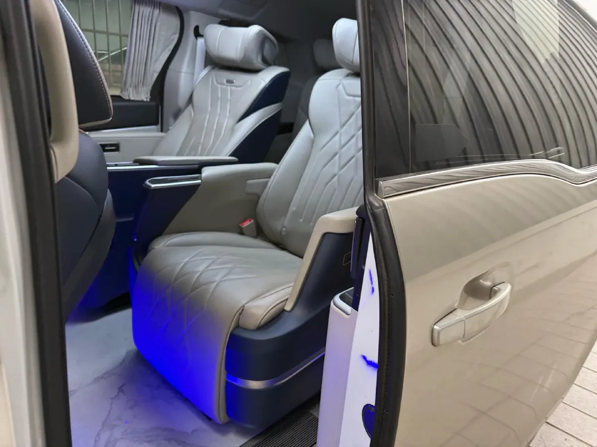 2023 Buick GL8 2.0T 237HP L4 9AT,autocango,china used car exporter,china ev exporter,chinese used car exporter,chinese used ev exporter