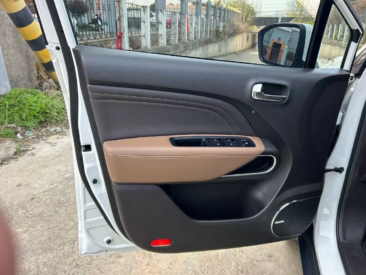 2017 GAC Trumpchi GS3 1.3T 137HP L4 6AT,autocango,china used car exporter,china ev exporter,chinese used car exporter,chinese used ev exporter