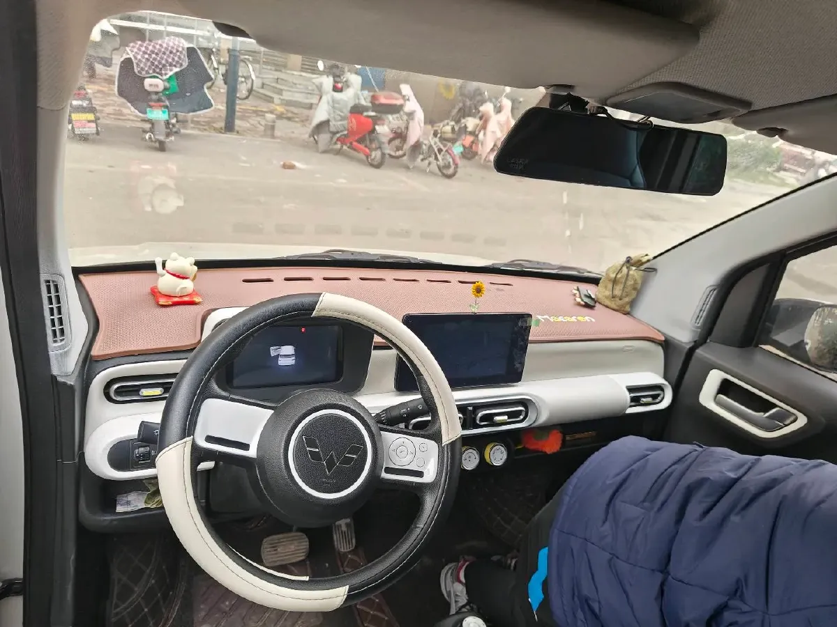 2024 WuLing HongGuang MINI EV BEV 13.4KWH,autocango,china used car exporter,china ev exporter,chinese used car exporter,chinese used ev exporter