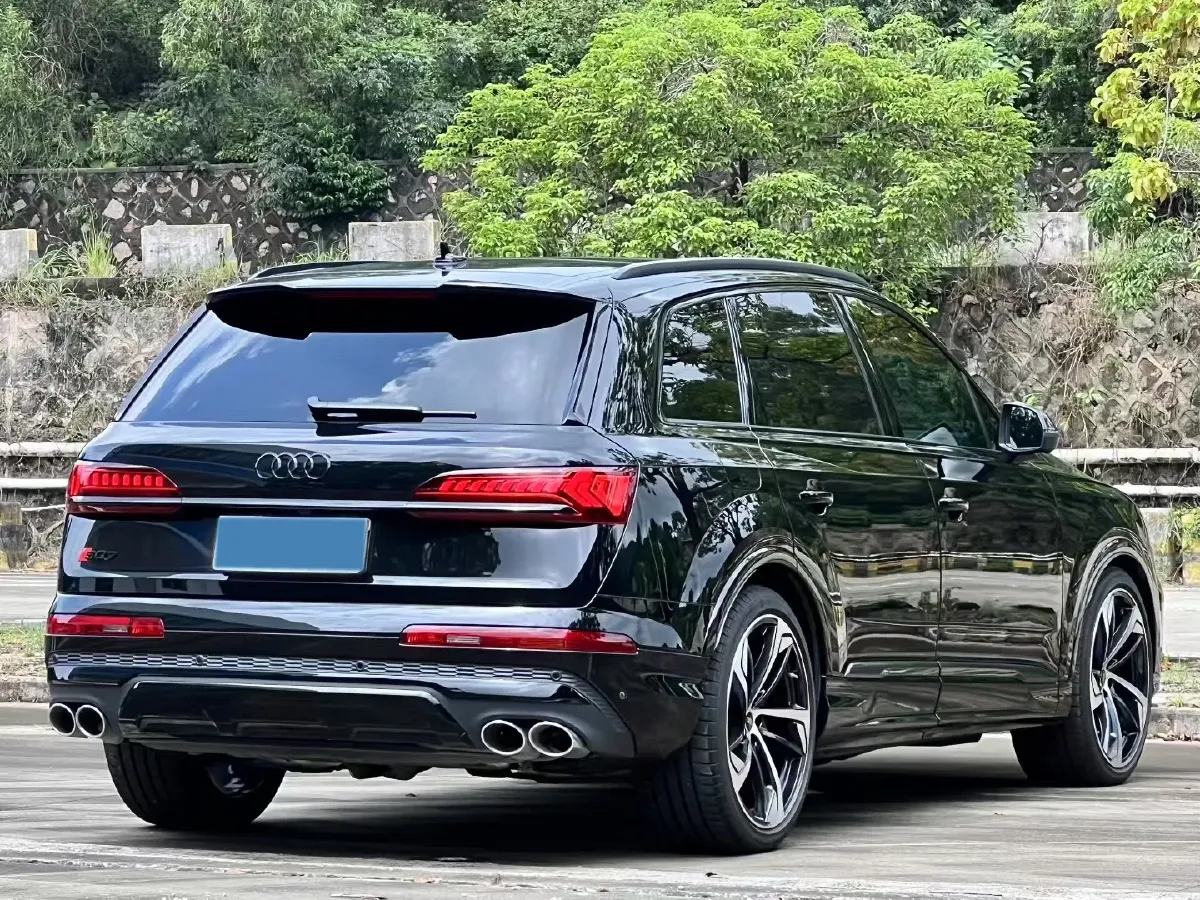 2024 Audi SQ7 4.0T 507HP V8 8AT,autocango,china used car exporter,china ev exporter,chinese used car exporter,chinese used ev exporter