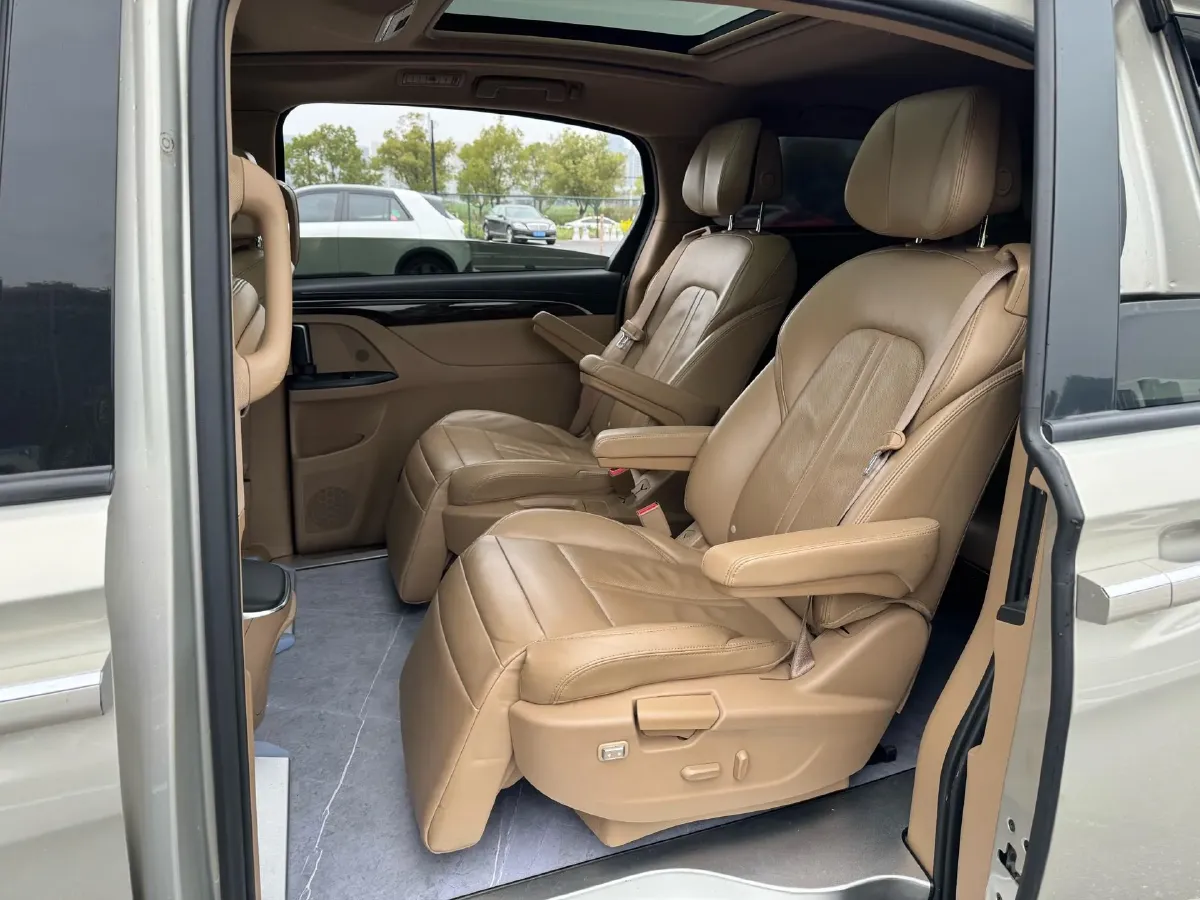 2018 Buick GL8 2.0T 260HP L4 6AT,autocango,china used car exporter,china ev exporter,chinese used car exporter,chinese used ev exporter