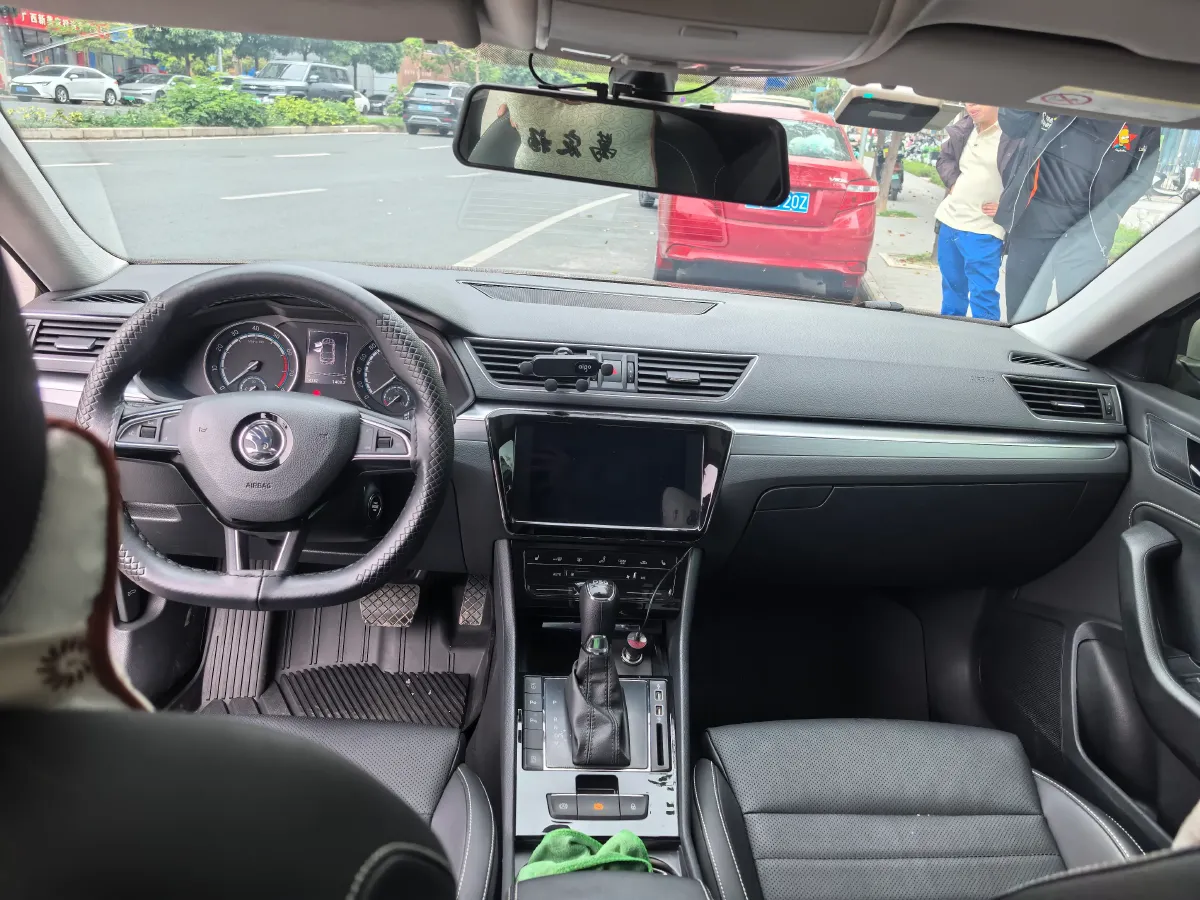 2019 Skoda Superb 1.4T 150HP L4 7DCT,autocango,china used car exporter,china ev exporter,chinese used car exporter,chinese used ev exporter