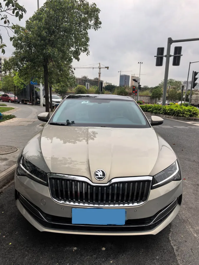 2019 Skoda Superb 1.4T 150HP L4 7DCT,autocango,china used car exporter,china ev exporter,chinese used car exporter,chinese used ev exporter