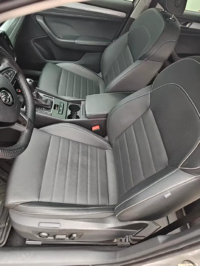 2019 Skoda Superb 1.4T 150HP L4 7DCT,autocango,china used car exporter,china ev exporter,chinese used car exporter,chinese used ev exporter