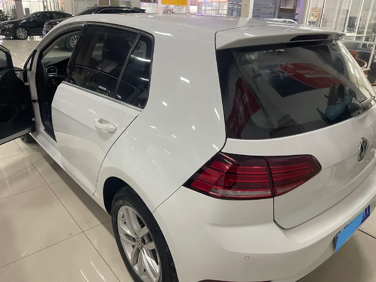 2018 Volkswagen Golf 1.6L 110HP L4 6AT,autocango,china used car exporter,china ev exporter,chinese used car exporter,chinese used ev exporter