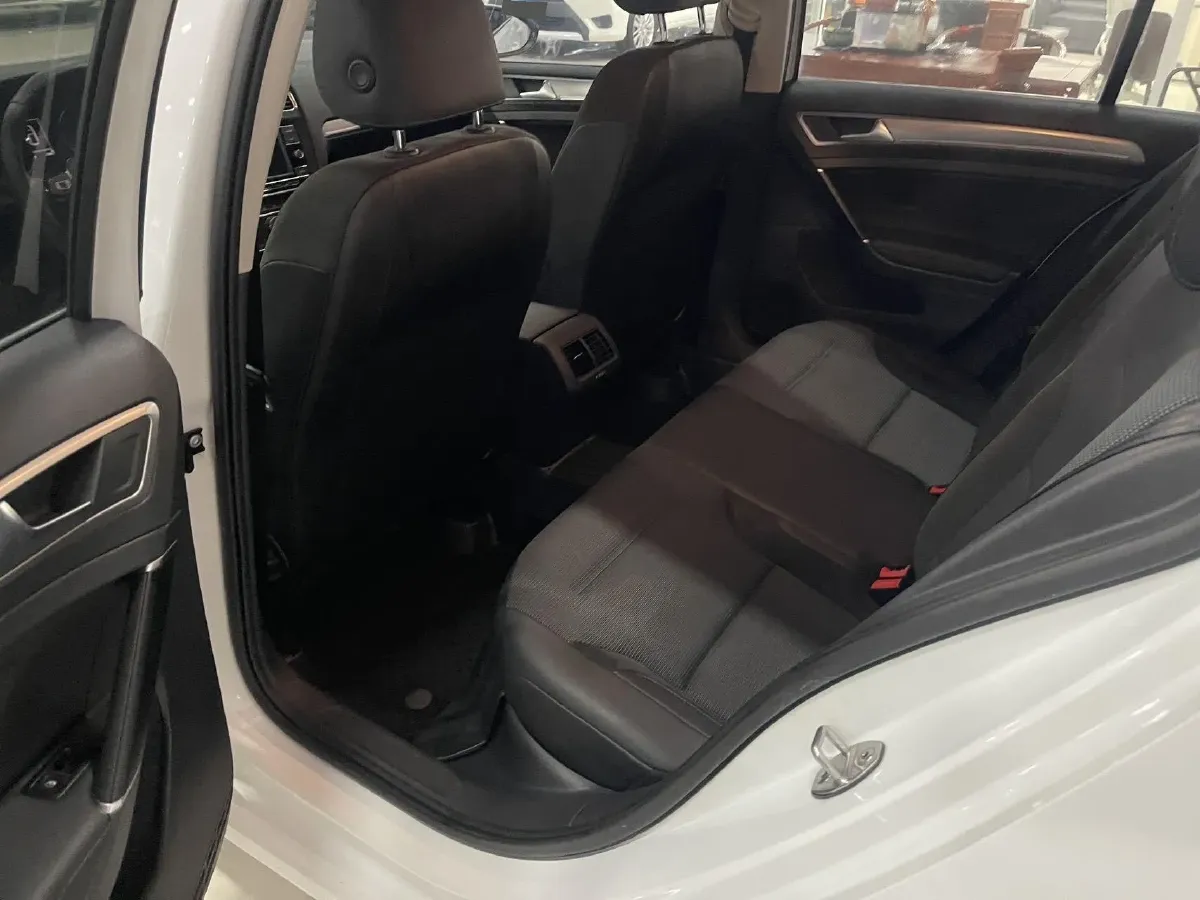 2018 Volkswagen Golf 1.6L 110HP L4 6AT,autocango,china used car exporter,china ev exporter,chinese used car exporter,chinese used ev exporter