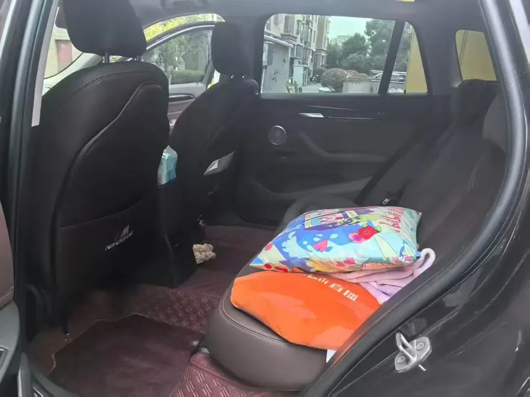 2022 BMW X1 2.0T 192HP L4 7DCT,autocango,china used car exporter,china ev exporter,chinese used car exporter,chinese used ev exporter