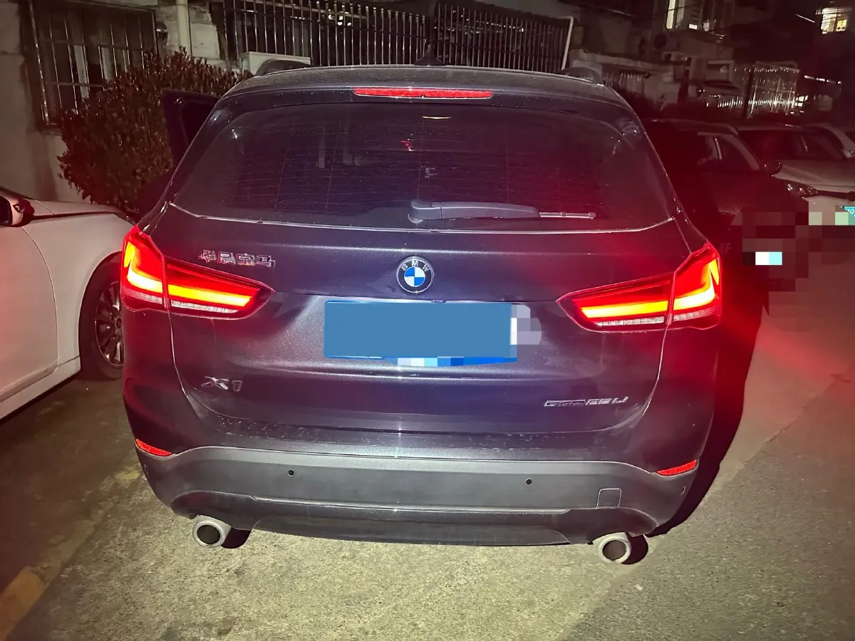 2022 BMW X1 2.0T 192HP L4 7DCT,autocango,china used car exporter,china ev exporter,chinese used car exporter,chinese used ev exporter