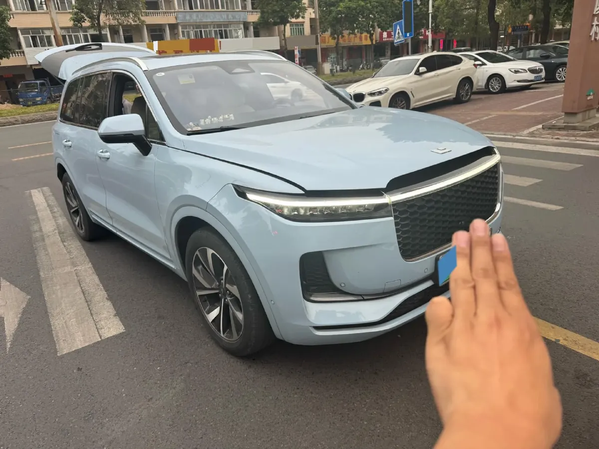 2021 Li ONE Range Extended 131HP REEV 40.5KWH,autocango,china used car exporter,china ev exporter,chinese used car exporter,chinese used ev exporter