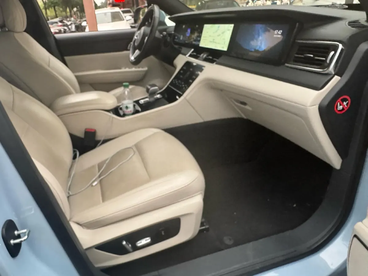 2021 Li ONE Range Extended 131HP REEV 40.5KWH,autocango,china used car exporter,china ev exporter,chinese used car exporter,chinese used ev exporter