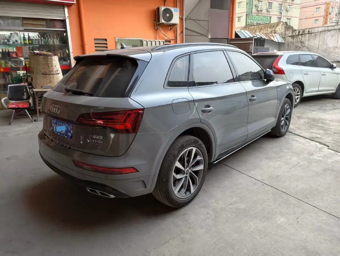 2025 Audi Q5L 2.0T 190HP L4 7DCT,autocango,china used car exporter,china ev exporter,chinese used car exporter,chinese used ev exporter