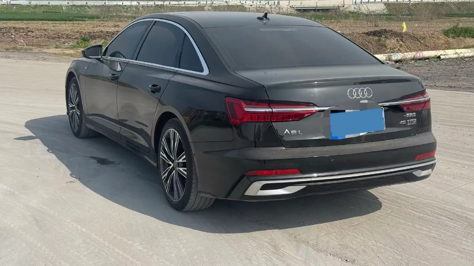 2024 Audi A6L 2.0T 245HP L4 7DCT,autocango,china used car exporter,china ev exporter,chinese used car exporter,chinese used ev exporter