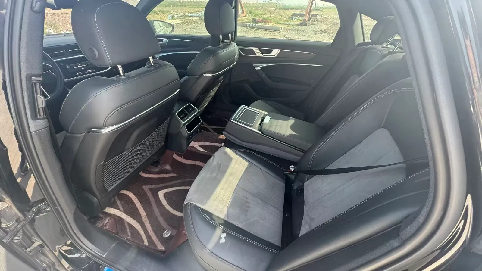 2024 Audi A6L 2.0T 245HP L4 7DCT,autocango,china used car exporter,china ev exporter,chinese used car exporter,chinese used ev exporter