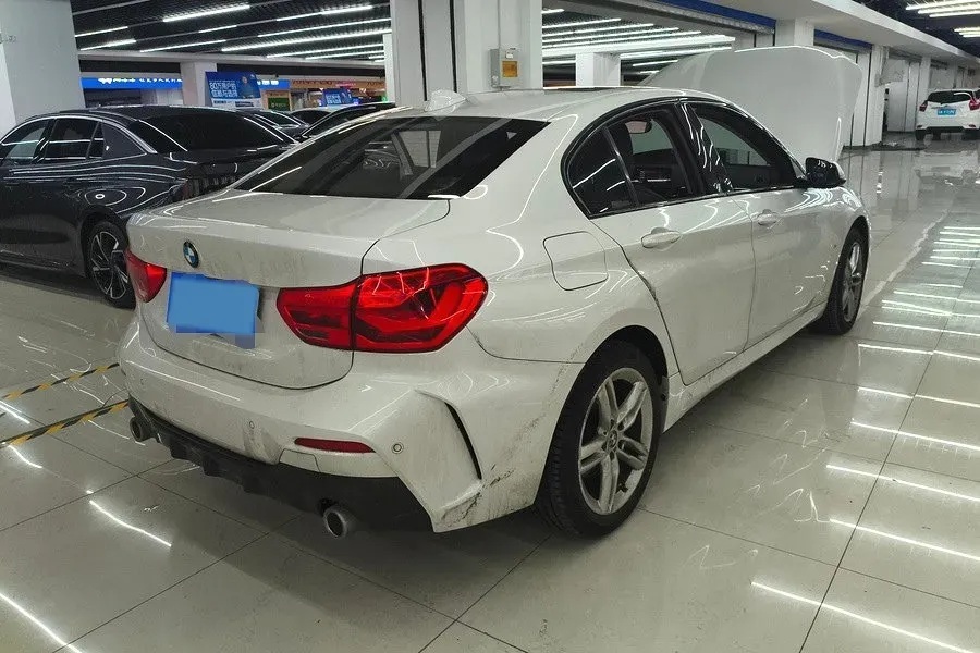 2022 BMW 1 Series 1.5T 140HP L3 7DCT,autocango,china used car exporter,china ev exporter,chinese used car exporter,chinese used ev exporter