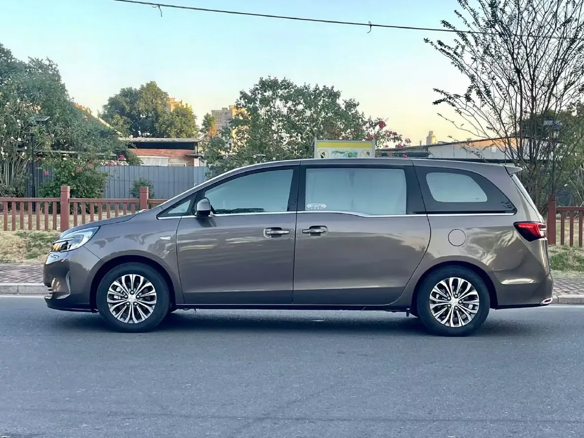 2021 Buick GL8 2.0T 237HP L4 9AT,autocango,china used car exporter,china ev exporter,chinese used car exporter,chinese used ev exporter