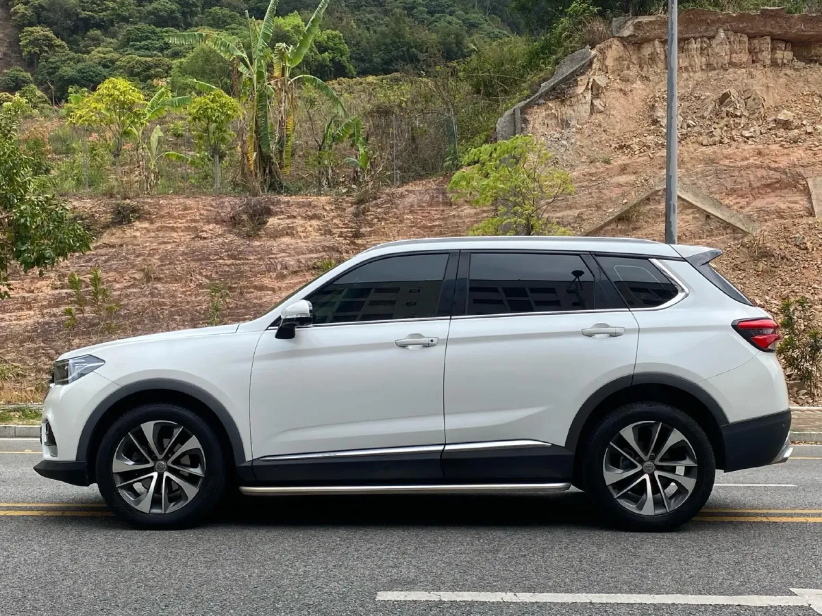 2018 Brilliance Auto V7 1.6T 204HP L4 7DCT,autocango,china used car exporter,china ev exporter,chinese used car exporter,chinese used ev exporter