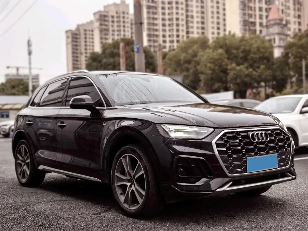 2022 Audi Q5L 2.0T 252HP L4 7DCT,autocango,china used car exporter,china ev exporter,chinese used car exporter,chinese used ev exporter
