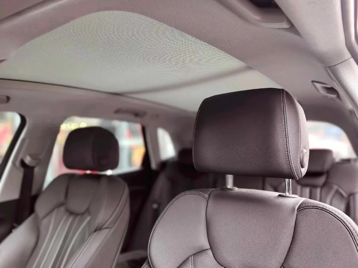 2022 Audi Q5L 2.0T 252HP L4 7DCT,autocango,china used car exporter,china ev exporter,chinese used car exporter,chinese used ev exporter