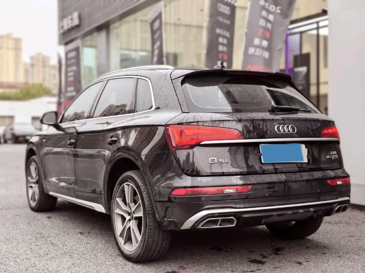 2022 Audi Q5L 2.0T 252HP L4 7DCT,autocango,china used car exporter,china ev exporter,chinese used car exporter,chinese used ev exporter