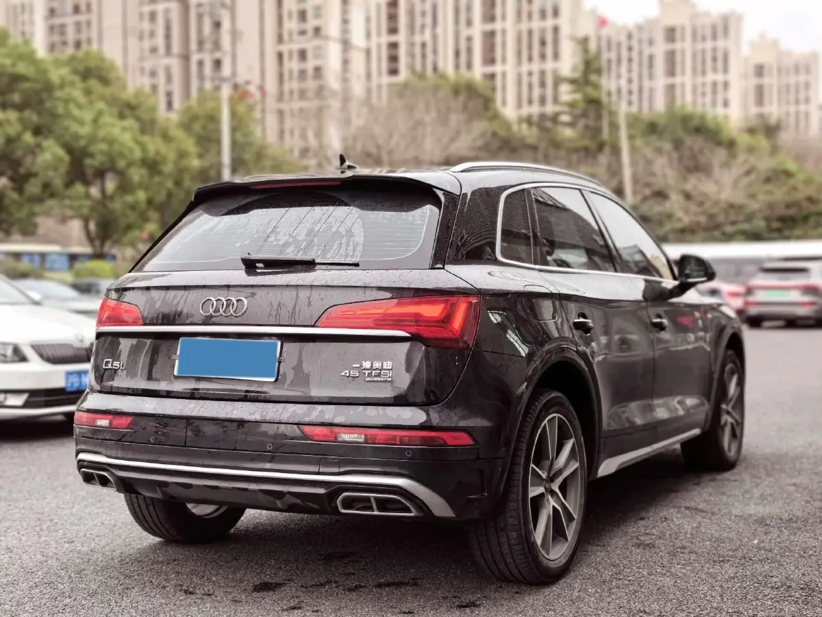 2022 Audi Q5L 2.0T 252HP L4 7DCT,autocango,china used car exporter,china ev exporter,chinese used car exporter,chinese used ev exporter