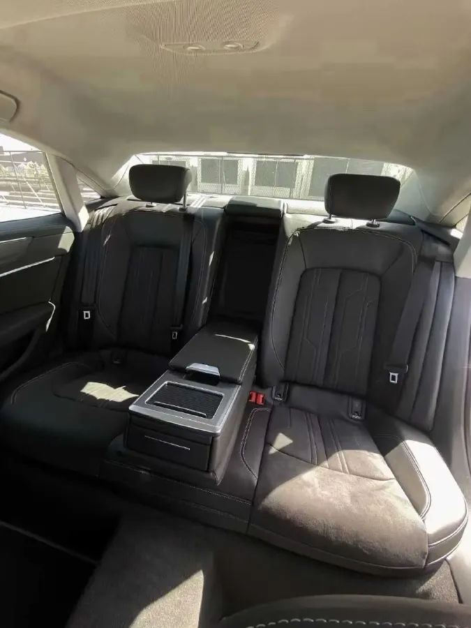 2024 Audi A7L 2.0T 245HP L4 7DCT,autocango,china used car exporter,china ev exporter,chinese used car exporter,chinese used ev exporter