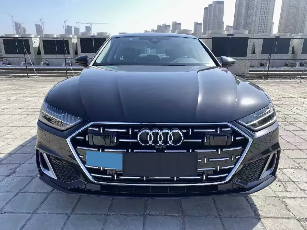 2024 Audi A7L 2.0T 245HP L4 7DCT,autocango,china used car exporter,china ev exporter,chinese used car exporter,chinese used ev exporter