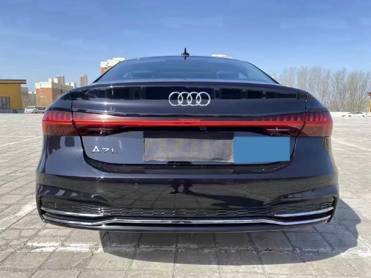 2024 Audi A7L 2.0T 245HP L4 7DCT,autocango,china used car exporter,china ev exporter,chinese used car exporter,chinese used ev exporter