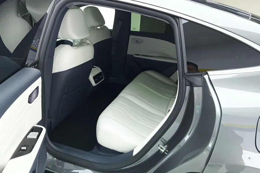 2024 Geely Galaxy E8 BEV 75.6KWH,autocango,china used car exporter,china ev exporter,chinese used car exporter,chinese used ev exporter