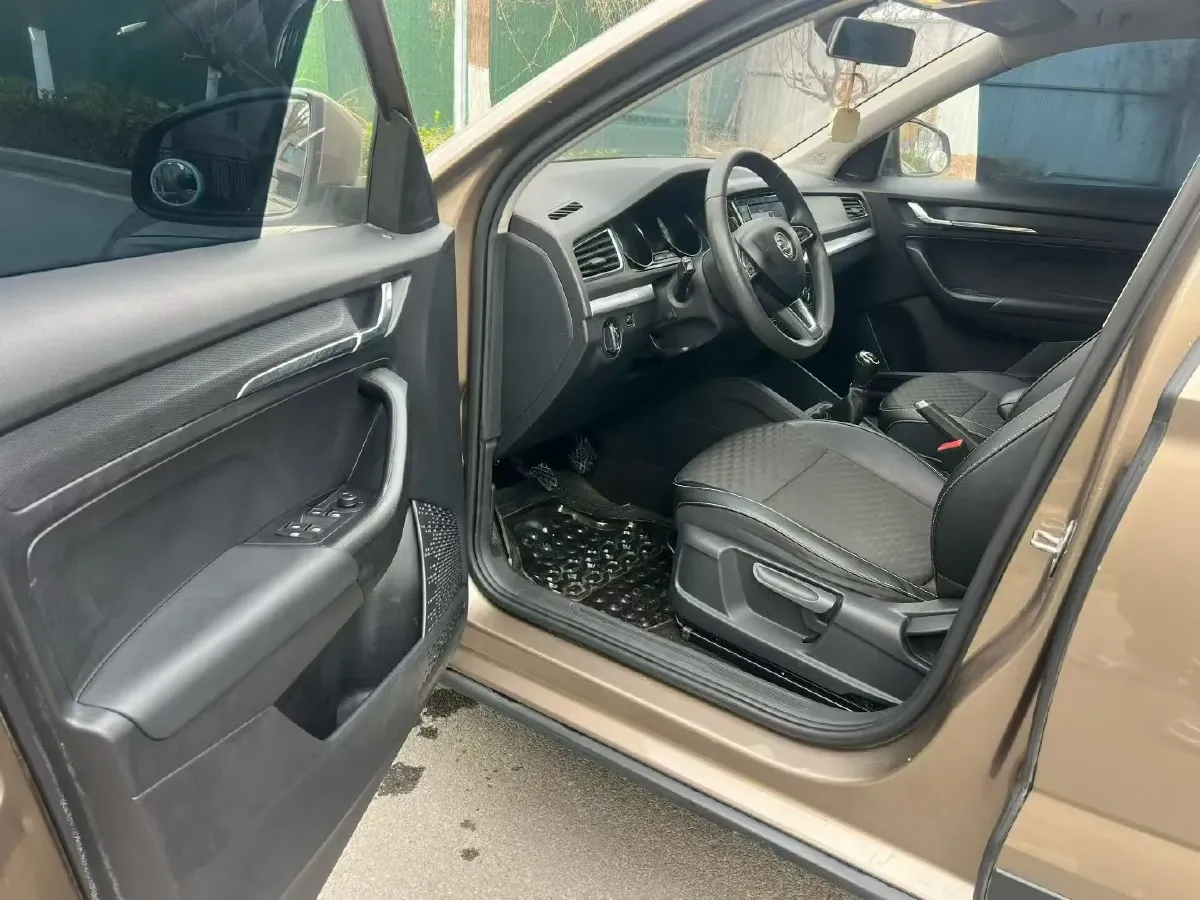 2018 Skoda Kamiq 1.5L 112HP L4 5MT,autocango,china used car exporter,china ev exporter,chinese used car exporter,chinese used ev exporter