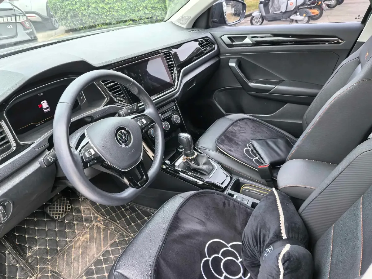 2021 Volkswagen T-Roc 1.4T 150HP L4 7DCT,autocango,china used car exporter,china ev exporter,chinese used car exporter,chinese used ev exporter